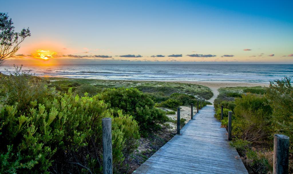 Wairo Beach Holiday Park Tabourie Lake Esterno foto